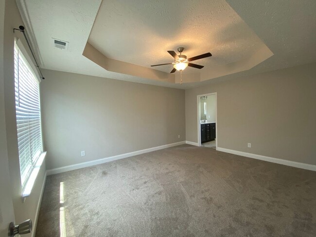 Building Photo - Like New Home for Rent