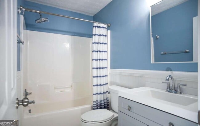 Building Photo - 6616 Splashwater Dr
