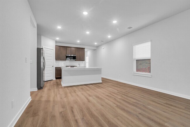 Building Photo - 8550 Blueberry Ash St