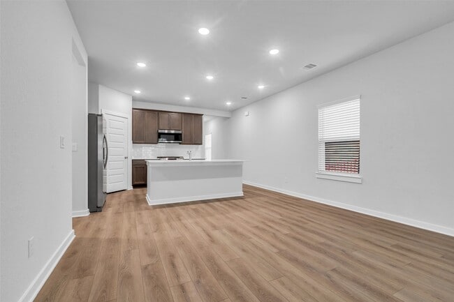 Building Photo - 8562 Blueberry Ash St