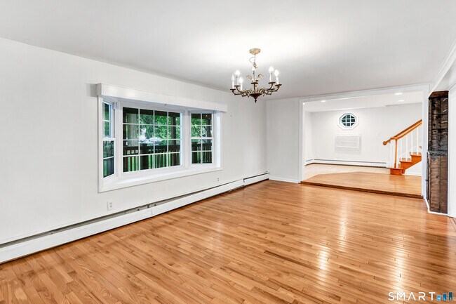 Building Photo - 7 Richards Ln