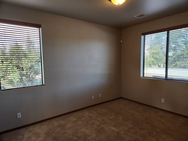 Building Photo - Bison Cove C8 ~ 2 bed / 2 bath