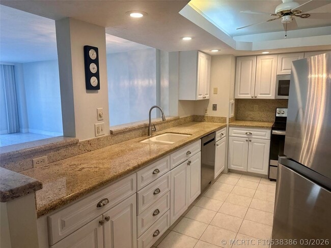 Building Photo - 1149 Hillsboro Mile