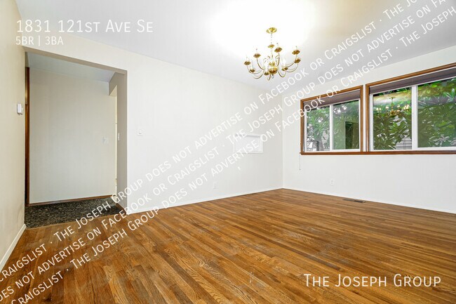 Building Photo - 1831 121st Ave SE