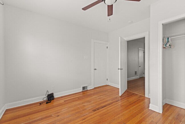 Building Photo - 127 Terhune Ave