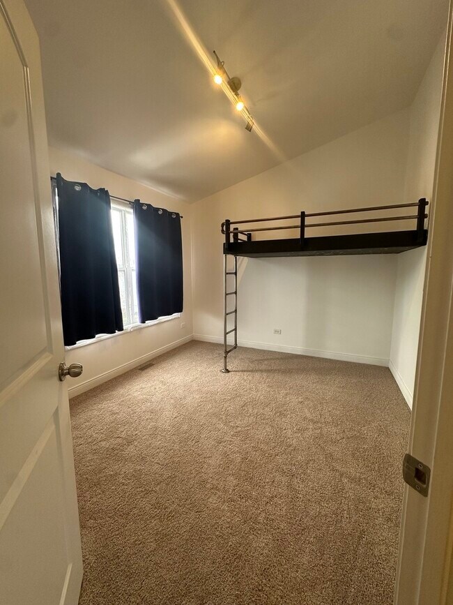 Building Photo - 17437 Teton Ct