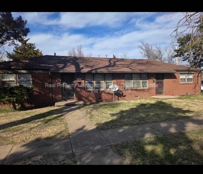 Building Photo - 1632 S Mission Rd