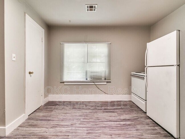 Building Photo - 1740 NW 11th St