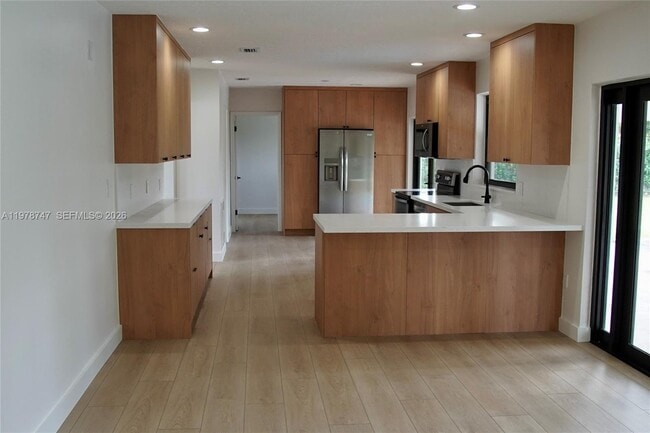 Building Photo - 12504 SW 99th Ave