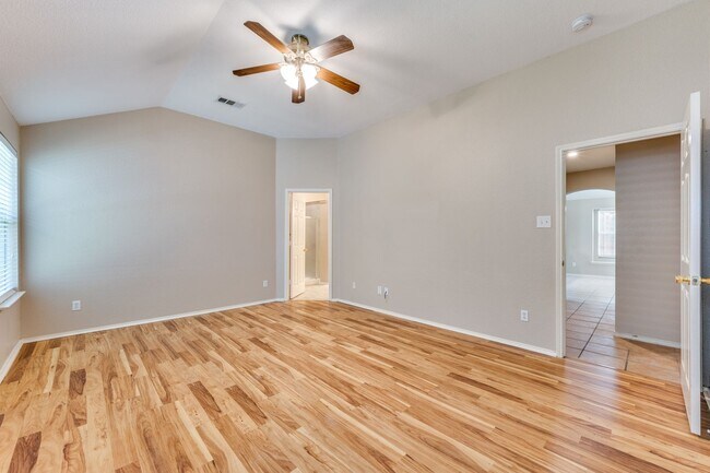 Building Photo - 1117 Red Hawk Dr