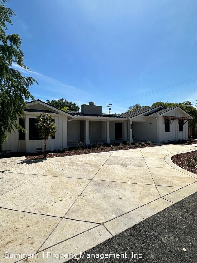 Building Photo - 4 br, 3 bath House - 215 Verano Drive