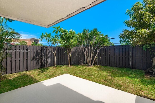 Building Photo - 11125 SW 132nd Ct