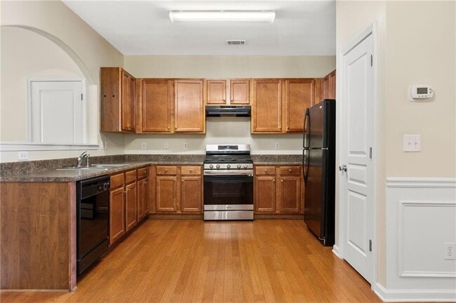 Building Photo - 6210 Elmshorn Way