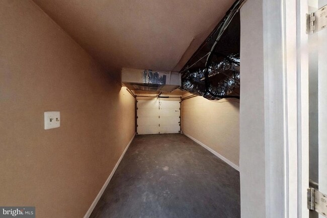 Building Photo - 18428 Point Seneca Pl