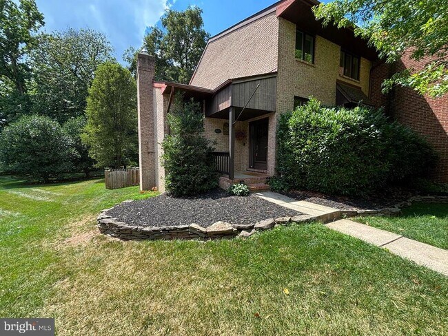 Building Photo - 412 Five Farms Ln