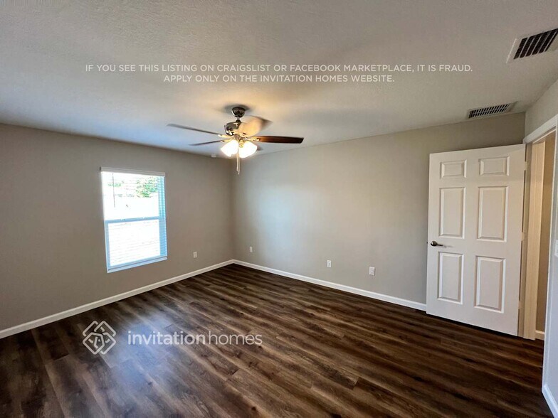 Building Photo - 5358 NW Rugby Dr
