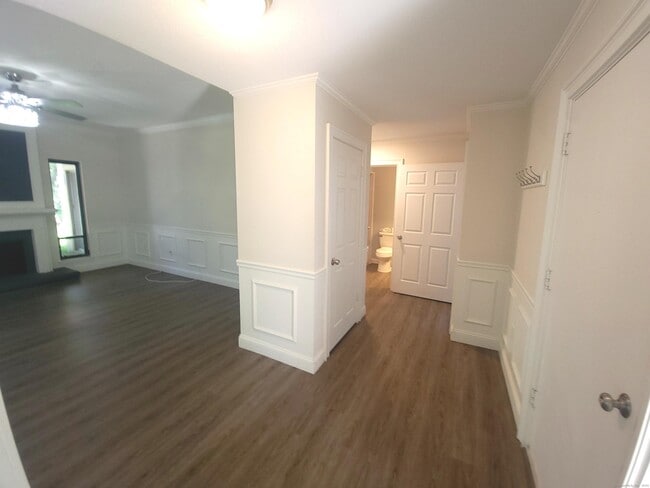 Building Photo - 41 Crocus Ln