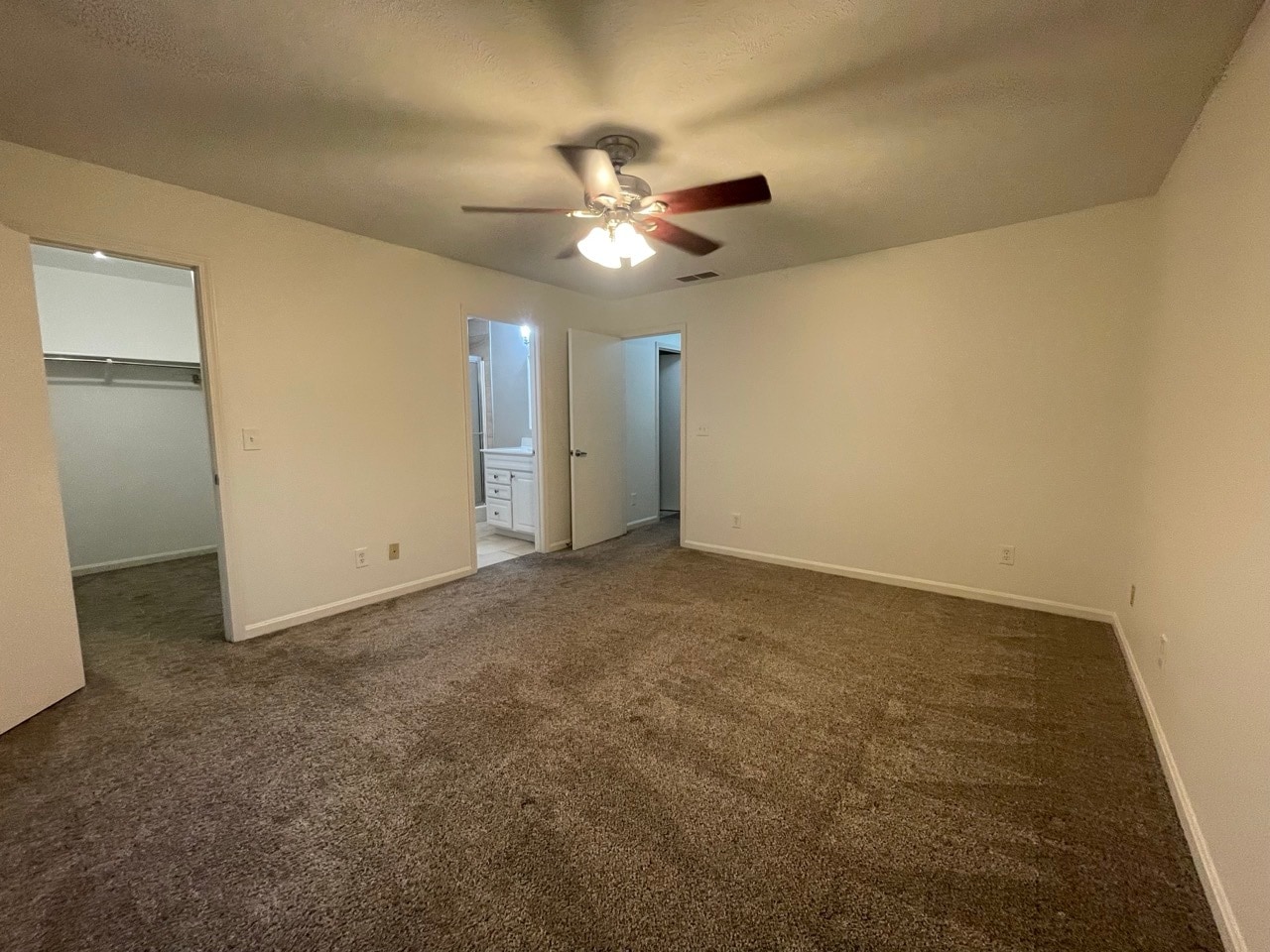 Building Photo - 8733 Hanover Dr