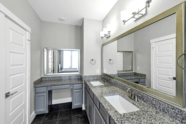 Building Photo - 12562 Holly Blue Ln