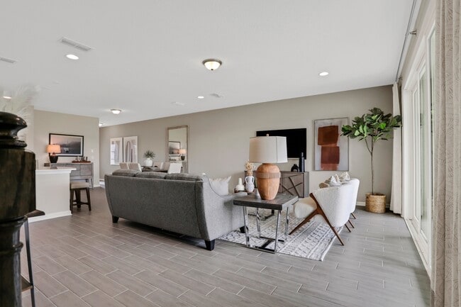 Building Photo - 823 Cherry Elm Dr