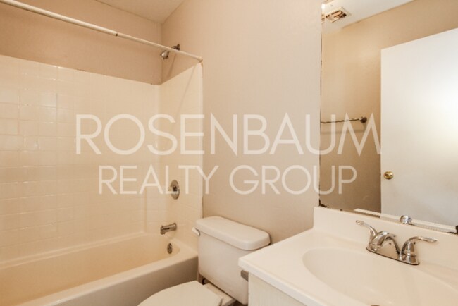 Building Photo - 918 S 1st Ave