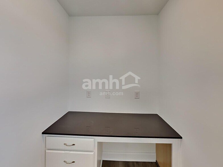 Building Photo - 5316 Trust Dr