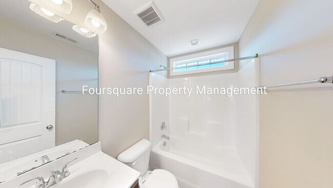 Building Photo - 3-Bed Home with Bonus Room, Home Office , Screened Porch  and Community Pool!