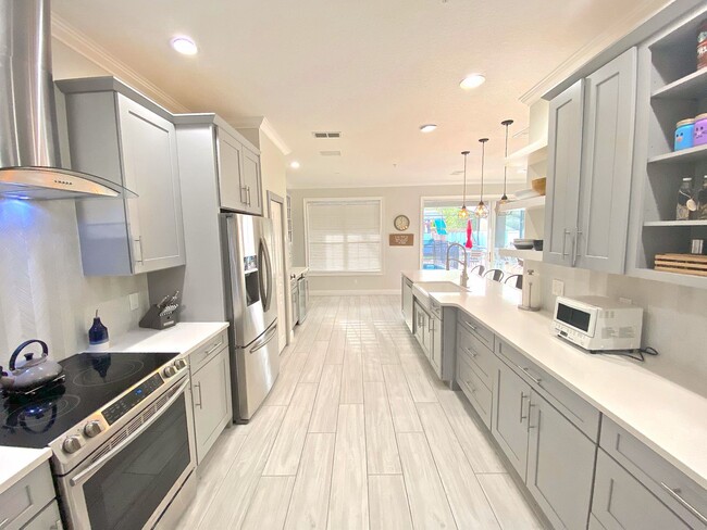 Building Photo - Lake Nona Pool Home for Rent 4bed 3 bath