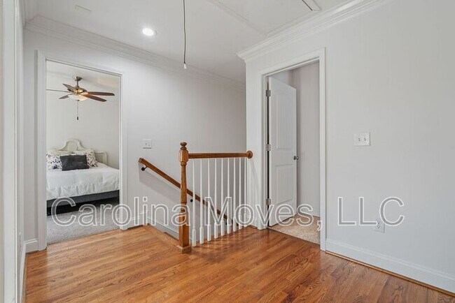 Building Photo - 7 James St