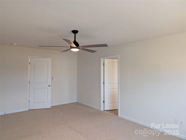 Building Photo - 10731 Claystone Dr