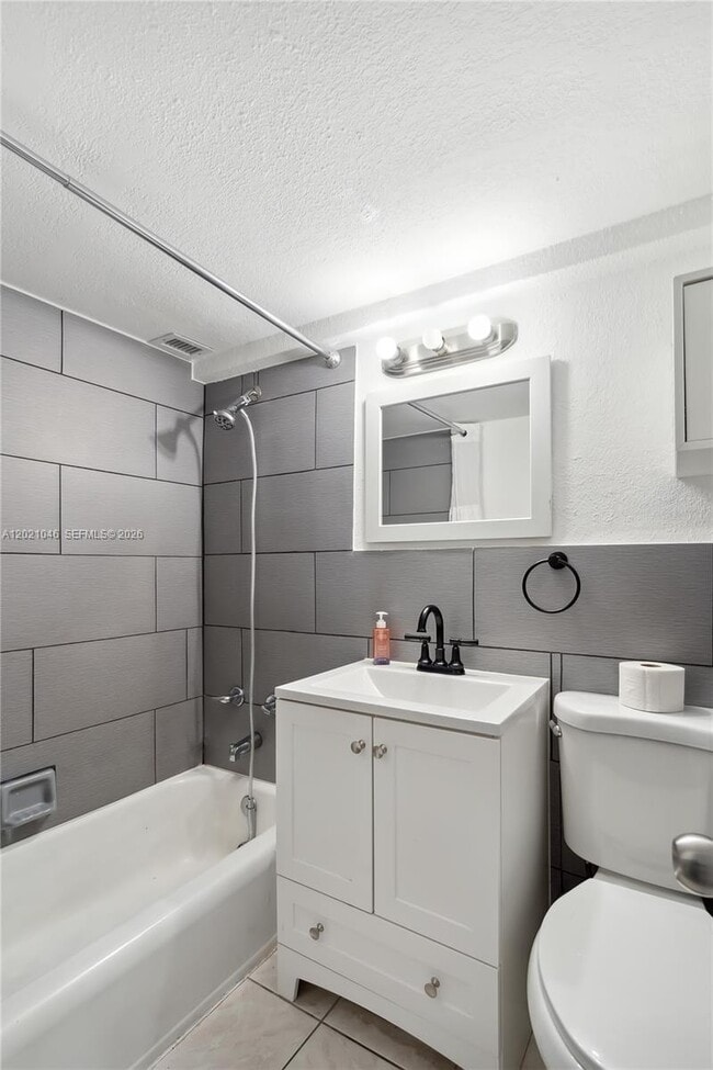 Building Photo - 6484 Indian Creek Dr