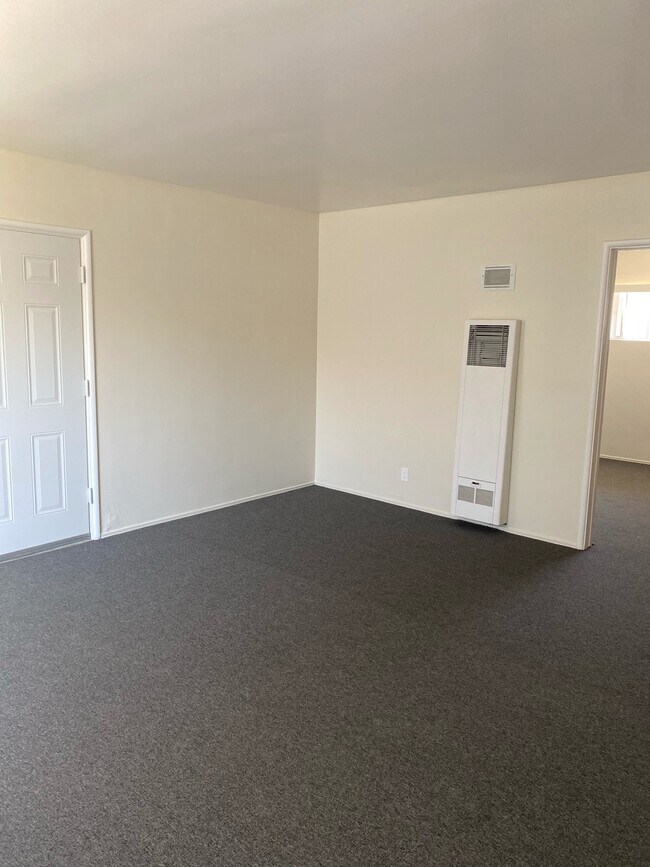 Building Photo - 2924 W El Segundo Blvd