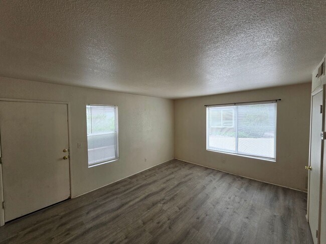 Building Photo - 1200 S Riordan Ranch St