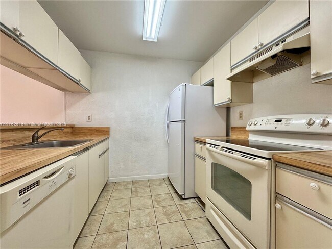 Building Photo - 1226 SW 113th Terrace
