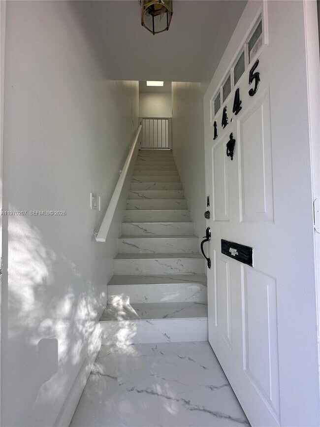 Building Photo - 1445 Grant St