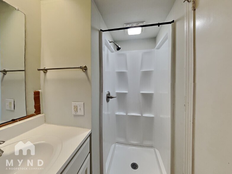 Building Photo - 1210 S 1st St