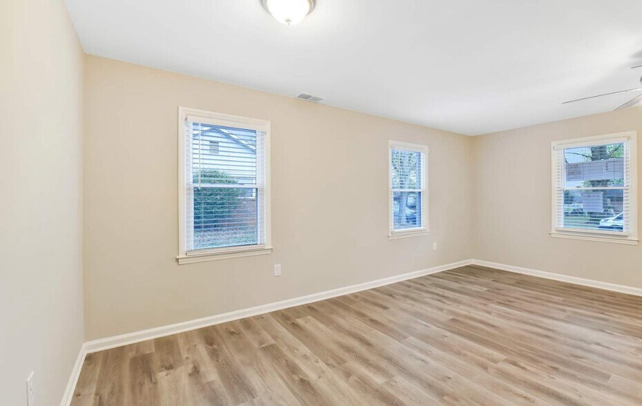 Building Photo - 823 Dedmon Dr