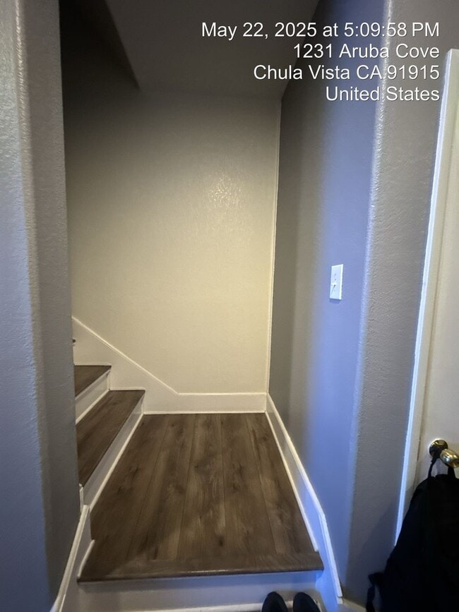 Building Photo - FOR RENT – Modern Townhome in Eastlake