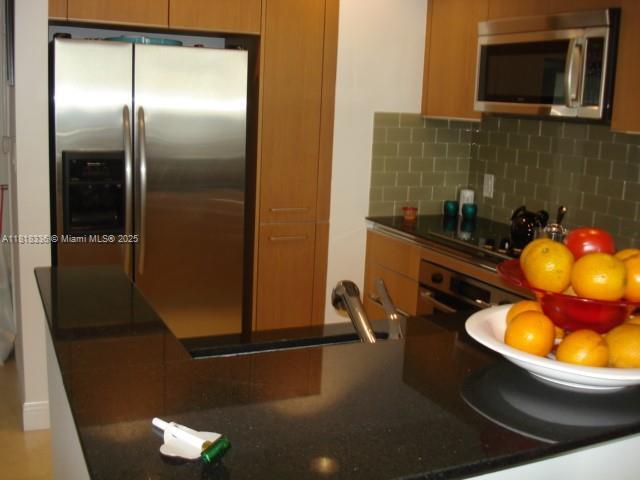 Building Photo - 1060 Brickell Ave