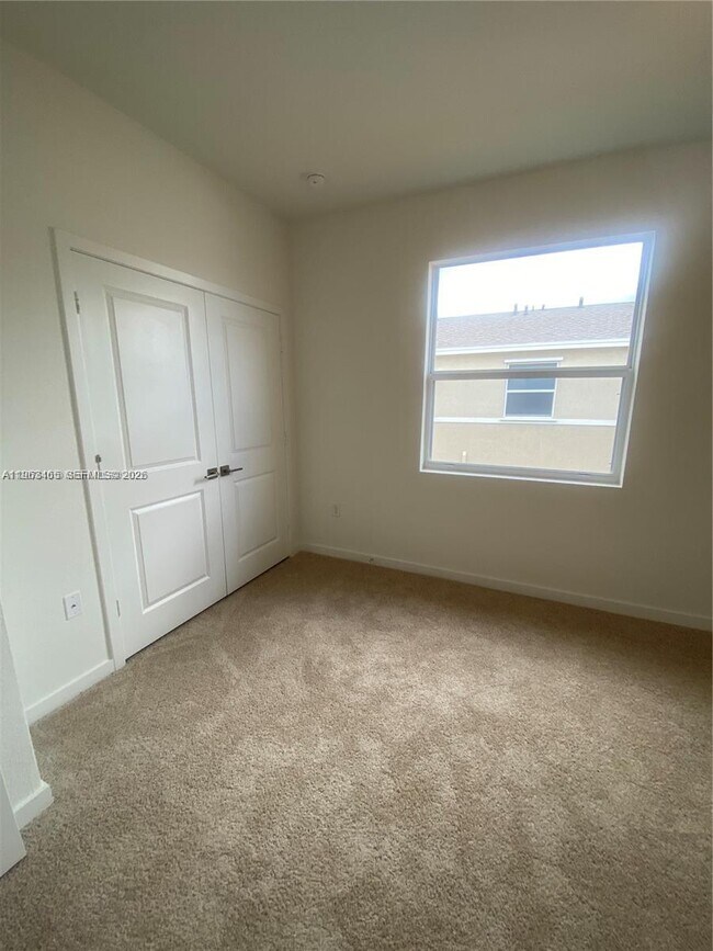 Building Photo - 540 NE 4th St