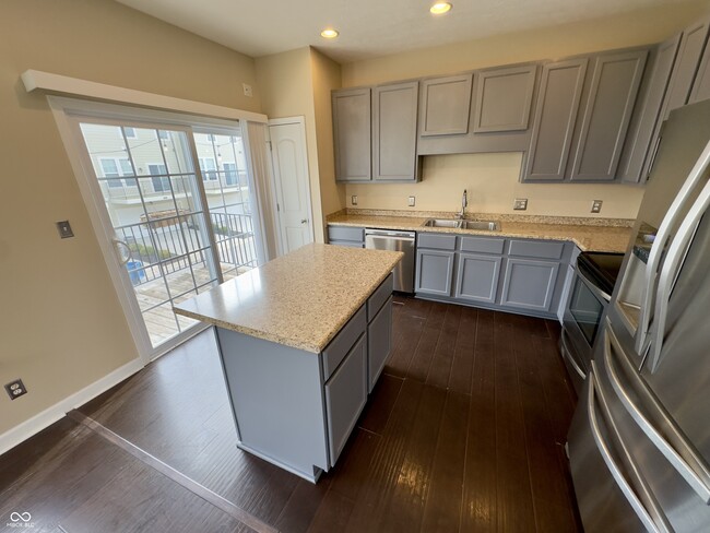 Building Photo - 9094 Demarest Dr