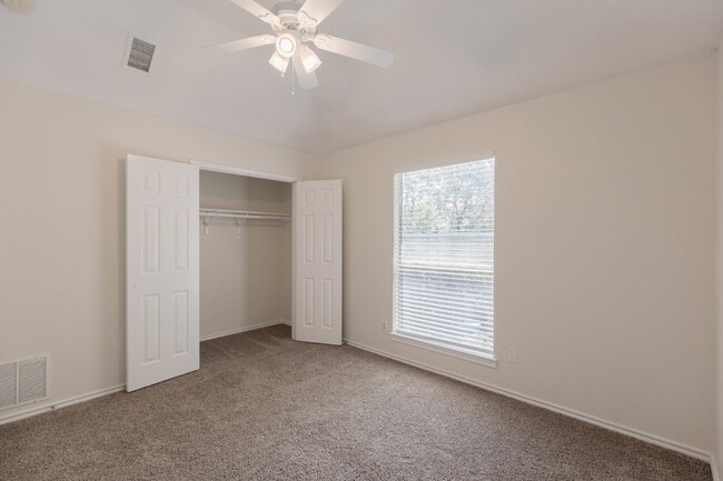 Building Photo - 5834 Spring Square