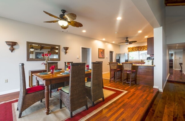 Building Photo - Welcome to this stunning 3-bedroom, 3-bathroom beachfront island oasis in the beautiful Hauula, HI.