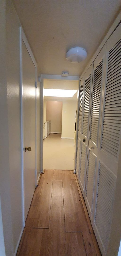 Building Photo - Condo for rent with parking and yard large...