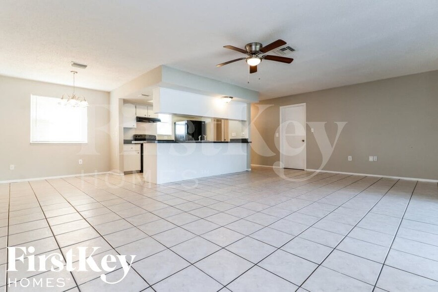 Building Photo - 7704 Riverdale Dr