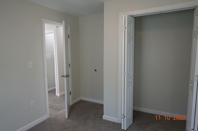 Building Photo - Completed Renovated Single Home for Rent i...