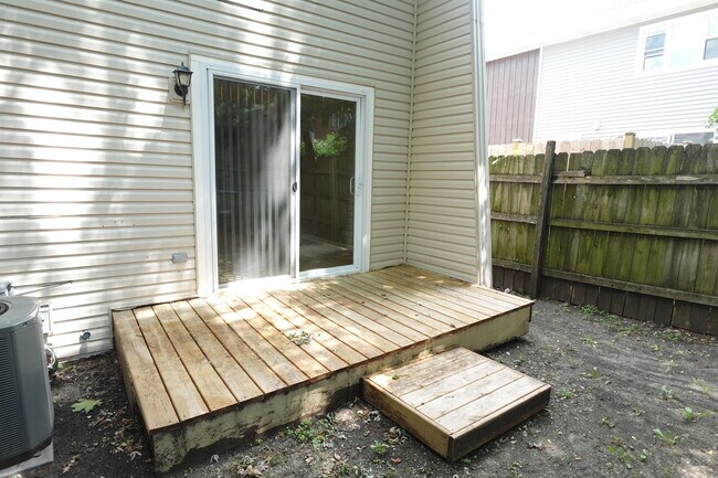 Building Photo - 2021 Berkshire Cir