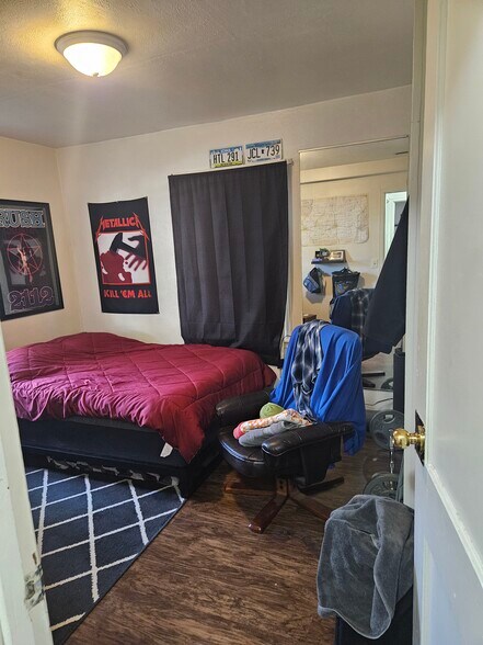 Bedroom 2b - 329 W Benton St