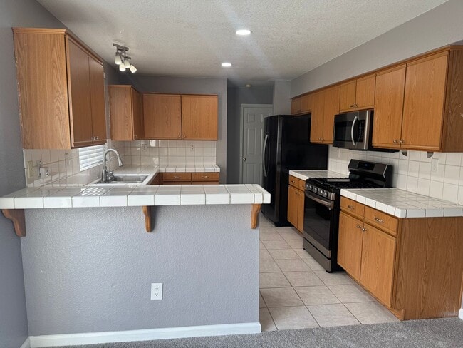 Building Photo - 245 Rambler Rose Ln