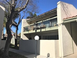 Building Photo - 5510 Armitos Ave